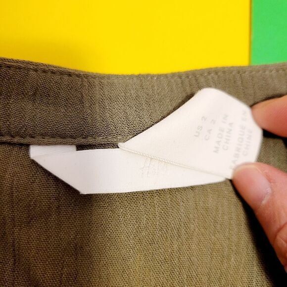 2/$20 H&M green top blouse - Picture 4 of 4